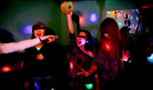 nangtime.com - Gara-gara Tarik Suara Tinggi Ketika Karaoke, Salur Darah Dalam Otak Pecah