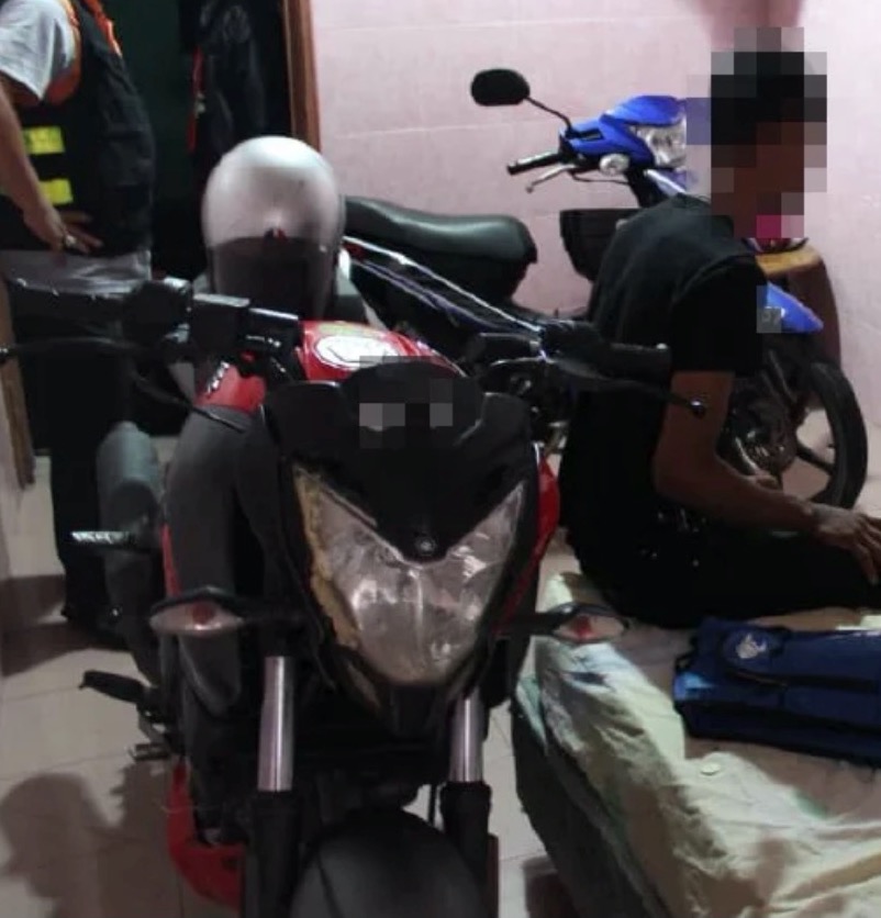 nangtime.com - Takut Kantoi, Sembunyikan Motosikal Dalam Bilik Hotel Untuk Elak Ditangkap Khalwat