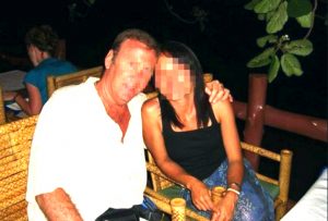 nangtime.com - 19 Tahun Kahwin, Lelaki Baru Sedar Isterinya Bukan Wanita