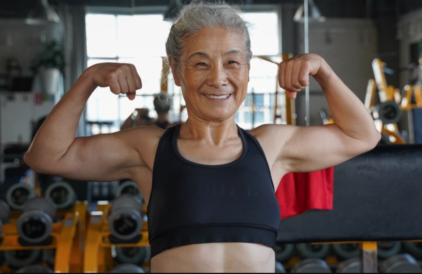 nangtime.com - Memiliki Badan Persis Model Di Usia 68 Tahun, Ramai Dengan Penampilan Nenek Ini