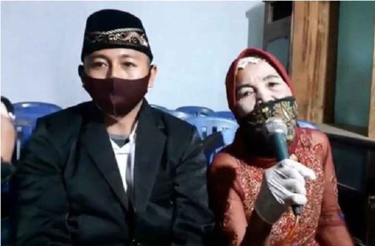nangtime.com - “Macam Nenek Dan Cucu..” - Lelaki 29 Tahun Mengahwini Wanita 76 Tahun Selepas Bertemu Di Pasar