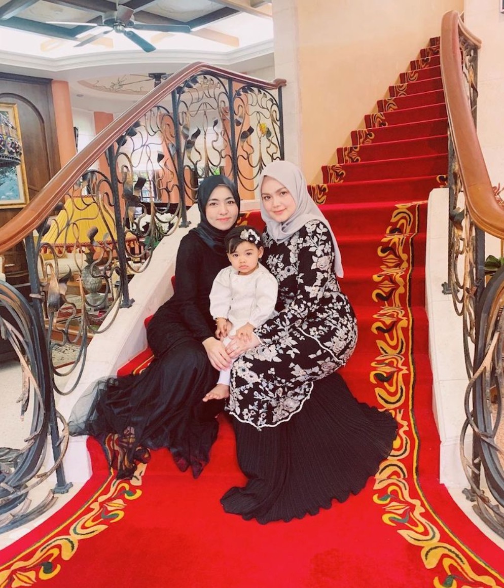  Pengasuh Anak Selamat Bernikah Dengan Lelaki Pilihan, Siti Nurhaliza Taja Busana Pengantin