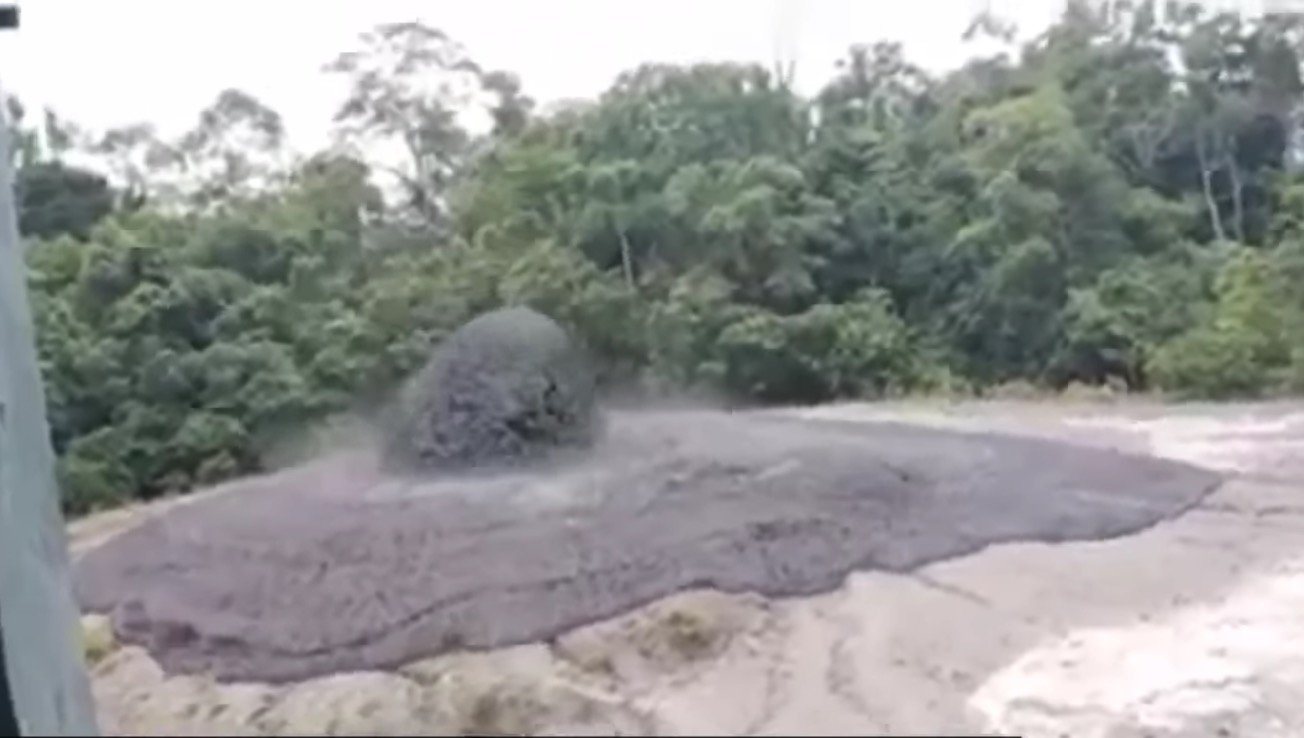 Fenomena Letusan Gunung Berapi Lumpur Berlaku Di Sabah - nangtime.com